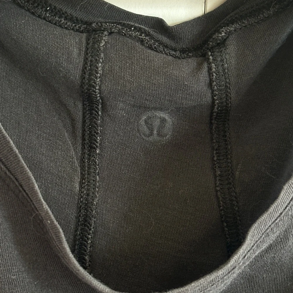 Lululemon Cropped Tank - Picture 3 of 3